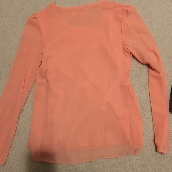 Flowy Blouse - Picture 4 of 4